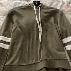 green cropped hoodie